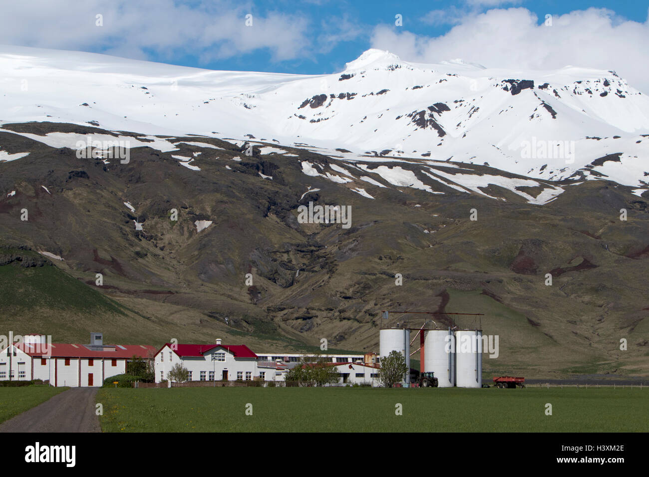 Thorvaldseyri ferme familiale sous l'islande eyjafjallajokull Banque D'Images