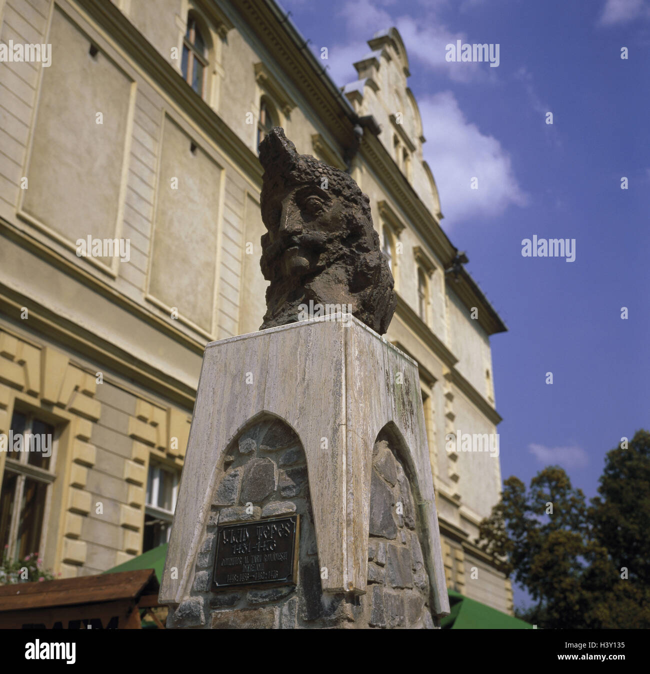 Roumanie, Sighisoara, monument, 'Vlad Tepes', au sud-est, en Europe, la Transylvanie, la Transylvanie, château Schäss, buste, statue, souvenir, le 'père' modèle Dracula, point d'intérêt, de la culture, de l'extérieur Banque D'Images