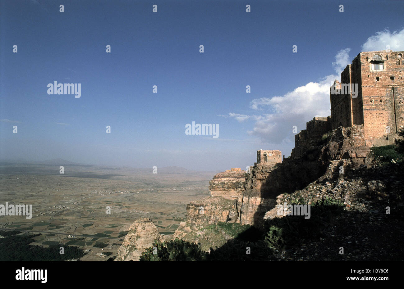 Le Yémen, à Tawila, vue d'arrière-pays, le Proche-Orient, France, péninsule péninsule arabique, le Yémen, l'Al-Djumhurijja Jamanijja-al, à l'Est, les montagnes, les montagnes, la montagne, la bile plateau, plateau, village de montagne, ville, ville, rock à Tawilah, bord de la bile, la pente, re Banque D'Images