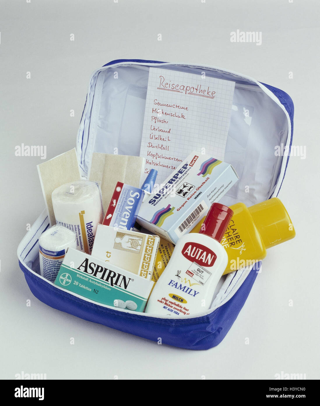 Trousse de premiers soins, médicaments photographie de produits, icône, vacances, maison de vacances pharmacie, médicament, drogue, la médecine, la protection, la prophylaxie, la prophylaxie, mémorandum, qui rappelle le papier à friction Banque D'Images