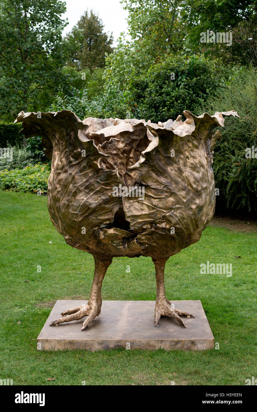 'Le chou de Milan' par Claude Lalanne, Frise Sculpture Park, Regents Park, London, UK Banque D'Images