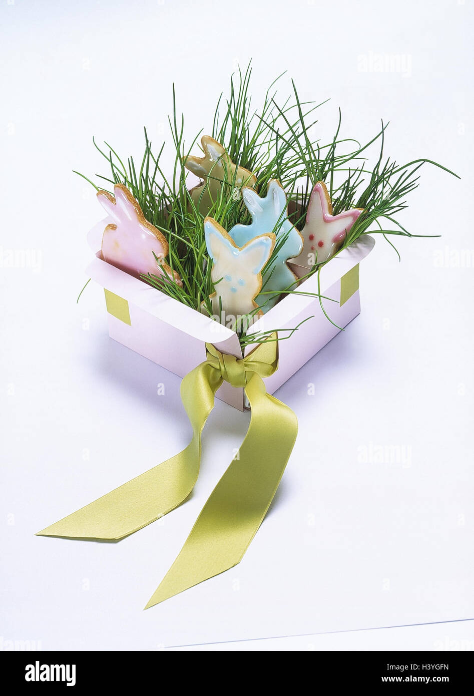 Nid de Pâques, Pâques, Pâques, gâteau décoration de Pâques, décoration, Deko, carton, boucle, herbe, biscuit, lapin de Pâques, still life, studio Banque D'Images