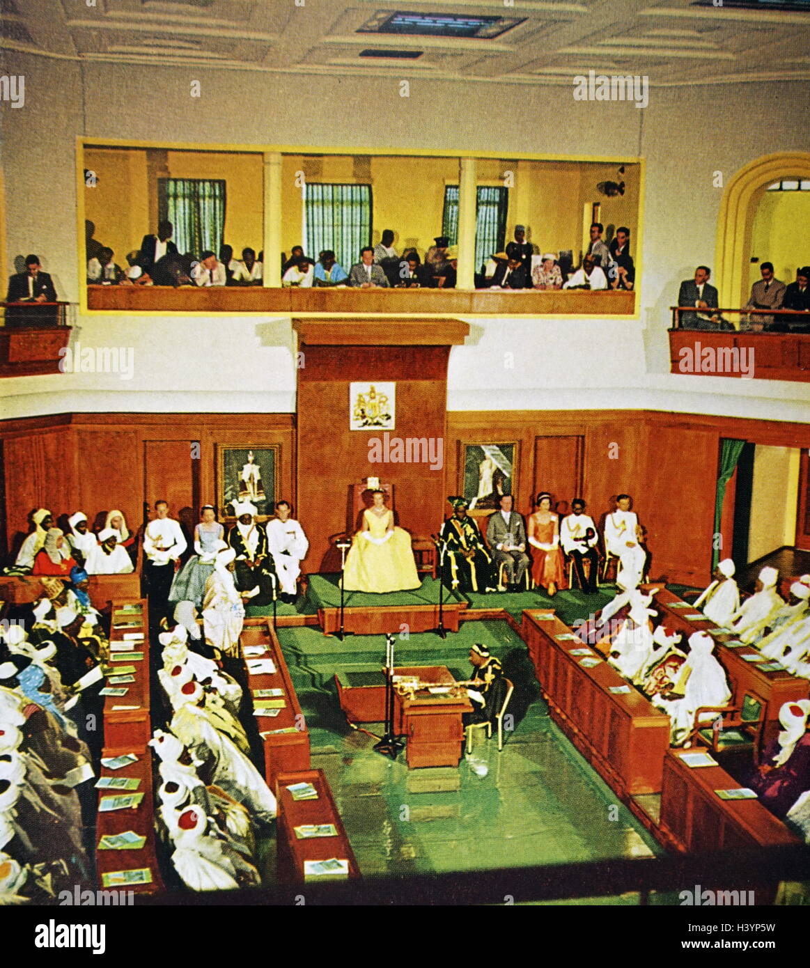 La princesse Alexandra de Kent, représentant la reine Elizabeth II, pour l'état de l'ouverture du premier parlement de l'État indépendant du Nigéria. En date du 20e siècle Banque D'Images
