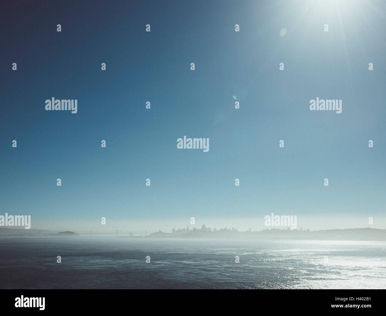 Vue panoramique sur mer contre ciel sur sunny day, San Francisco, California, USA Banque D'Images