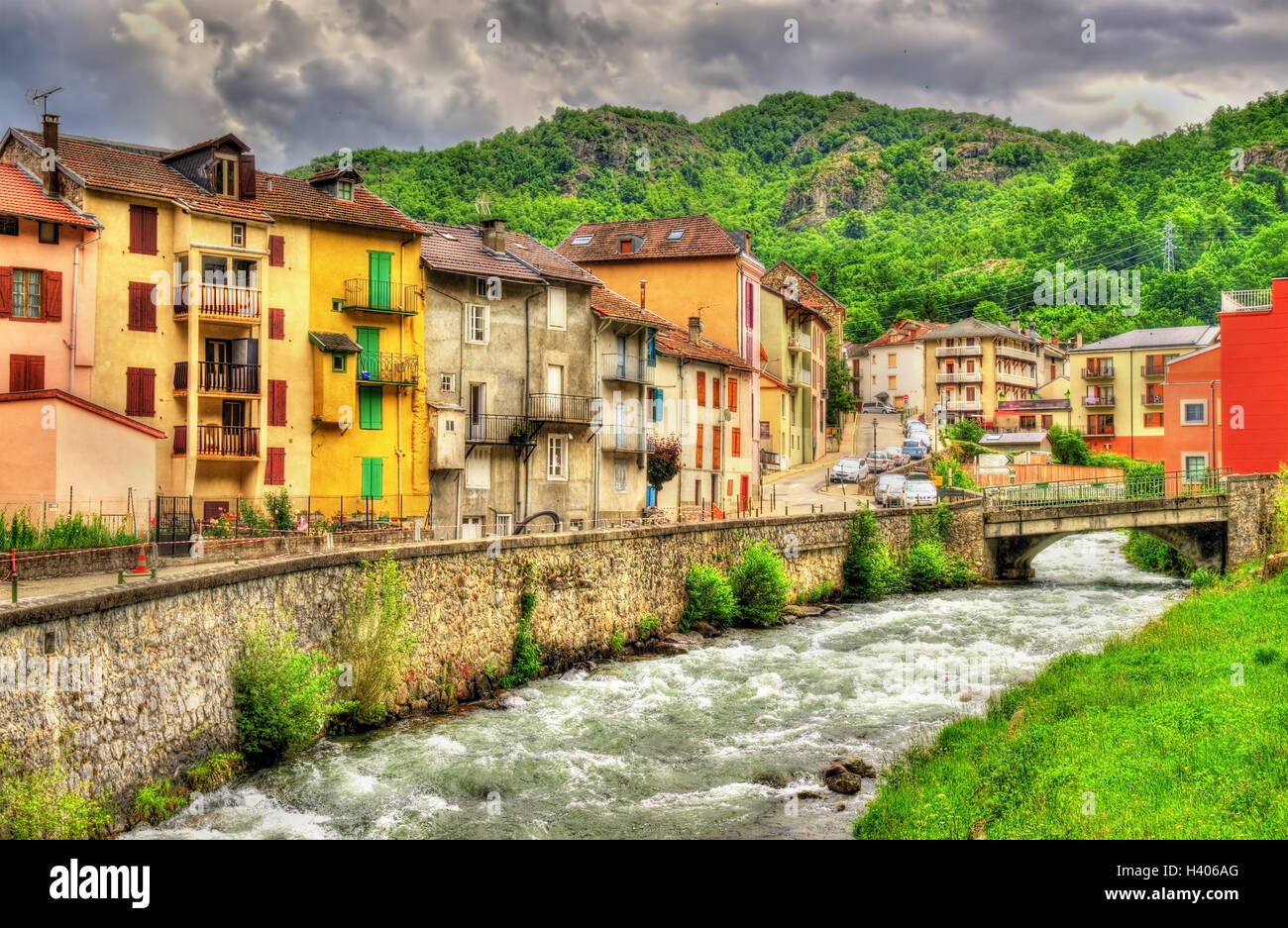 La rivière Oriege à Ax-les-Thermes - France, Midi-Pyrénées Photo Stock -  Alamy