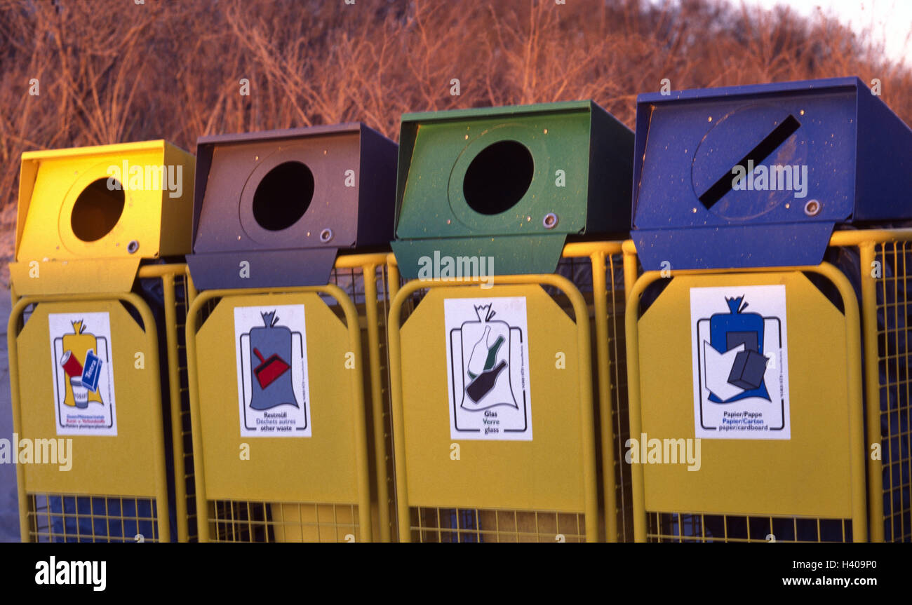 Conteneurs de recyclage, les conventions collectives, place, poubelle,  conteneur, poubelle, poubelles, séparation des matériaux précieux, des  ordures, déchets, tri, élimination des déchets, déchets, déchets  domestiques, décontaminer, de l'environnement ...