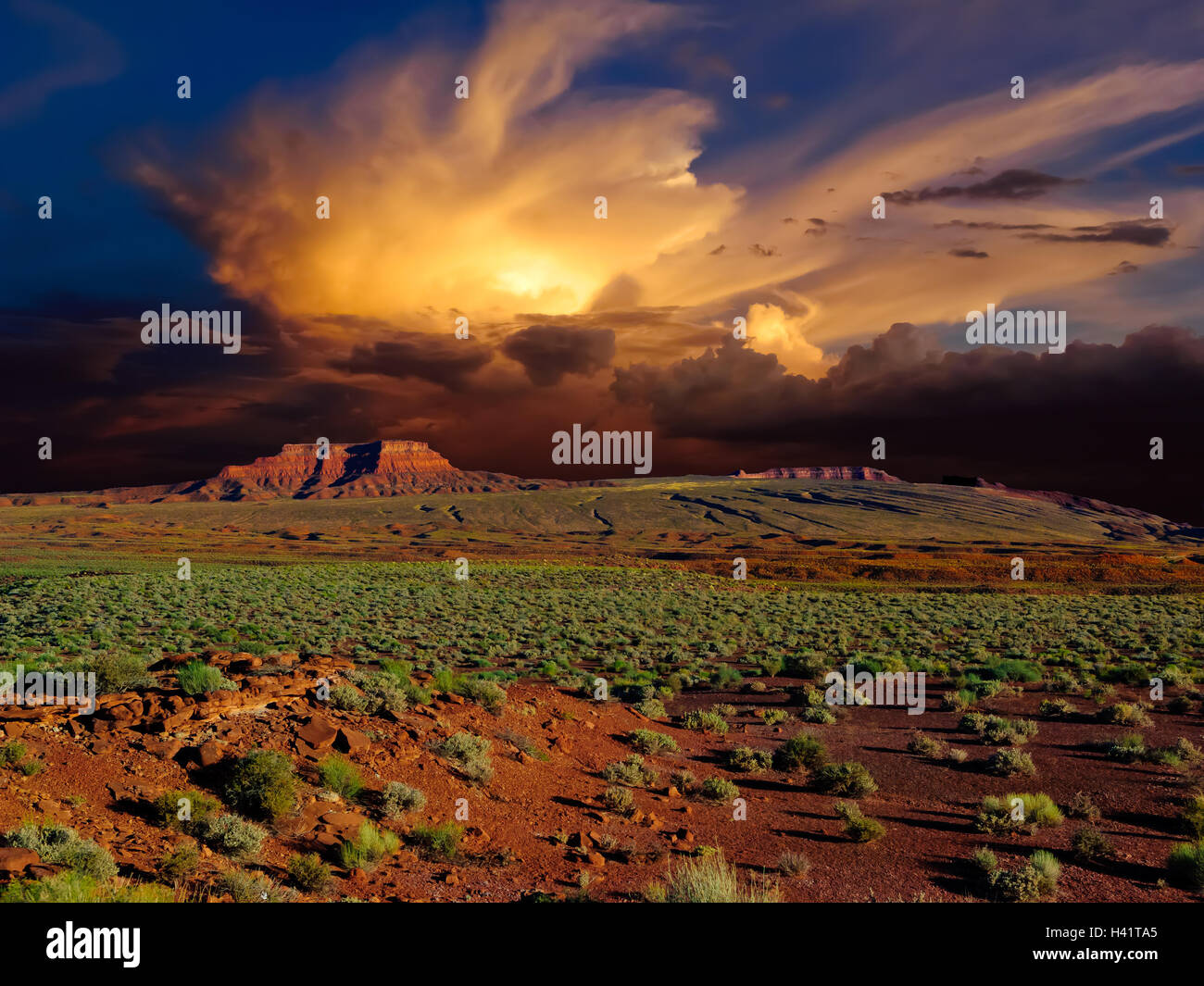 Tempête approchant la Vallée de Dieu, Utah, États-Unis Banque D'Images