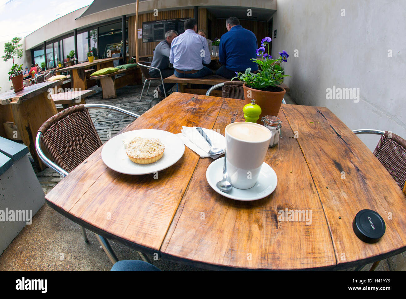 Corinella boutiques et bars avec un objectif fish eye Banque D'Images