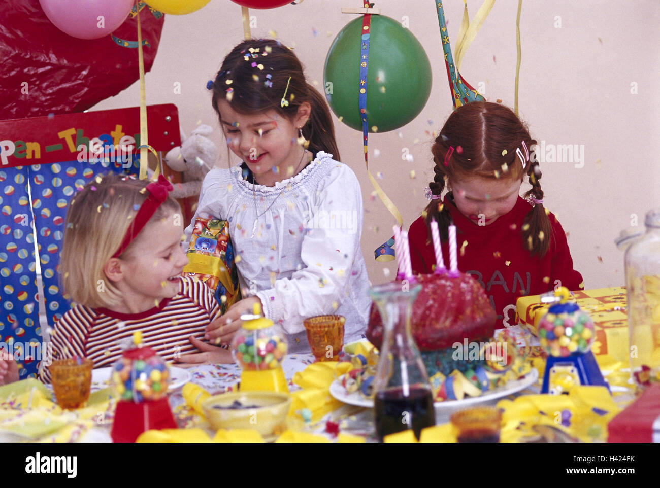 L Anniversaire D Enfants Fille Garcon Feliciter Anniversaire Anniversaire Fete Anniversaire Fete D Anniversaire Fete Anniversaire Fete Enfants Trois Reduite De 5 A 10 Ans Amis Freres Et Soeurs Celebrer Present La Surprise Des Cadeaux L Anniversaire D Enfants Fille Garcon Feliciter Anniversaire Anniversaire Fete Anniversaire Fete D Anniversaire Fete Anniversaire Fete Enfants Trois Reduite De 5 A 10 Ans Amis Freres Et Soeurs Celebrer Present La Surprise Des Cadeaux