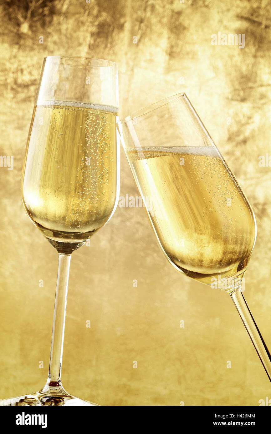 Verres de Champagne, détail, verres, deux, boissons, alcool, vin mousseux,  alcool, boissons, boissons, kick off, lever le verre, de fête, de  célébration, de fête, de célébrer l'occasion, de couleur or, toujours la
