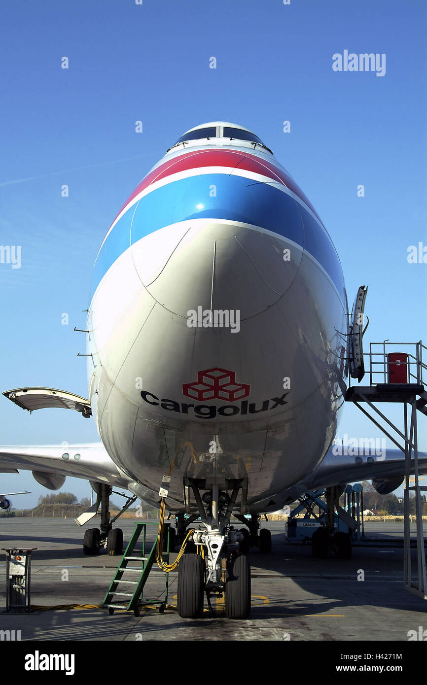 Le Luxembourg, l'aéroport, enfant trouvé, cargo, payantes, vue de face, le Benelux, l'aéroport international, Luxemburg-Findel Cargocenter air lux, avion cargo, Boeing 747-400, machine, cargo, chargé, déchargé, le transport, la promotion, le fret aérien, le fret, l'aviation civile, le trafic aérien, le trafic aérien, de la logistique, transport Avion Banque D'Images