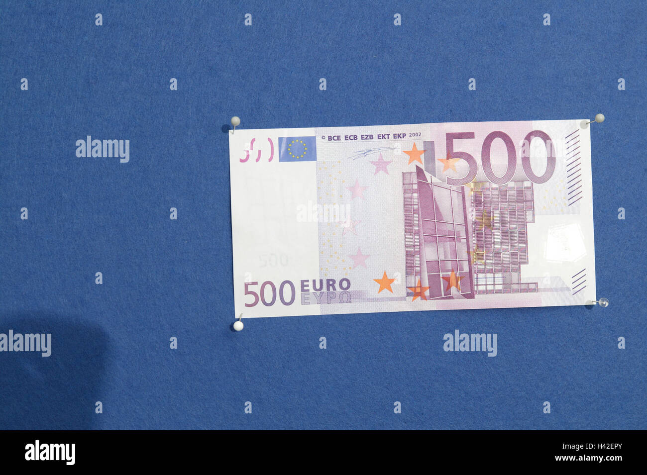 Favoris, billet de banque, 500 euros, l'axe des aiguilles, billet, billet d'euro, 500 euros, l'argent, moyen de paiement, monnaie, papier, l'argent, les finances, les broches, d'affichage, Bleu, fixe, démonstration, photographie de produits, still life Banque D'Images