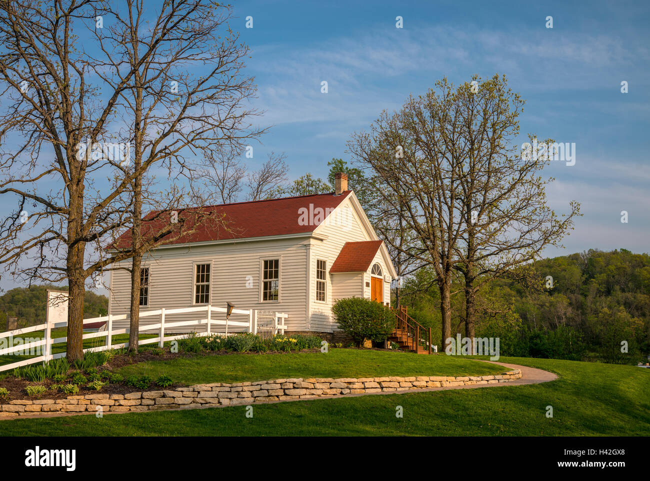 L'Iowa County, Wisconsin : lumière du soir sur le Hyde Chapelle au début du printemps Banque D'Images