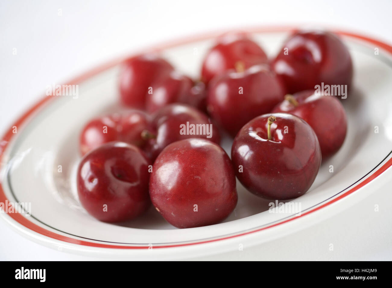 Les prunes, rouge, plaque, Banque D'Images