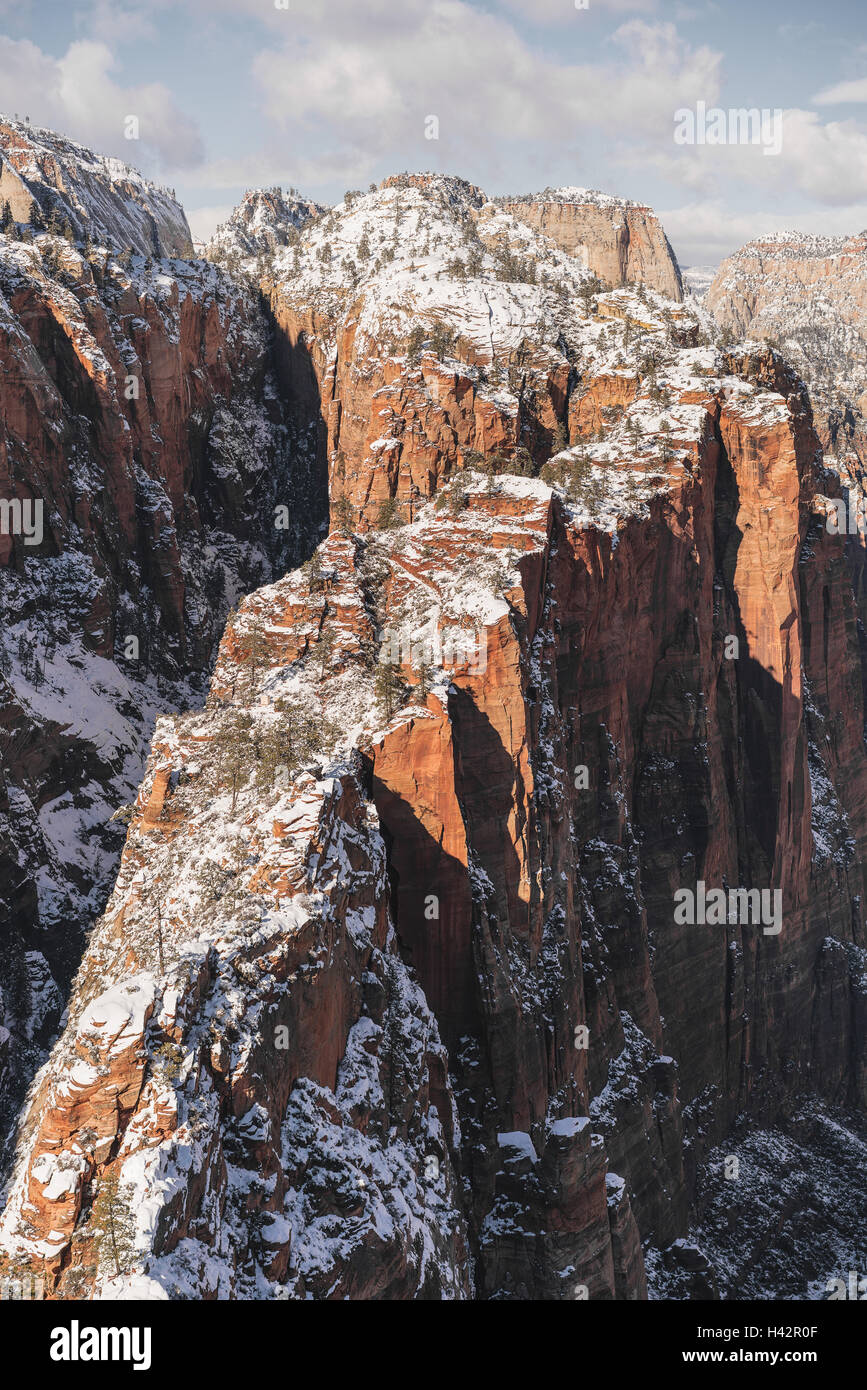 Montagnes couvertes de neige dans l'Utah Zion National Park Banque D'Images
