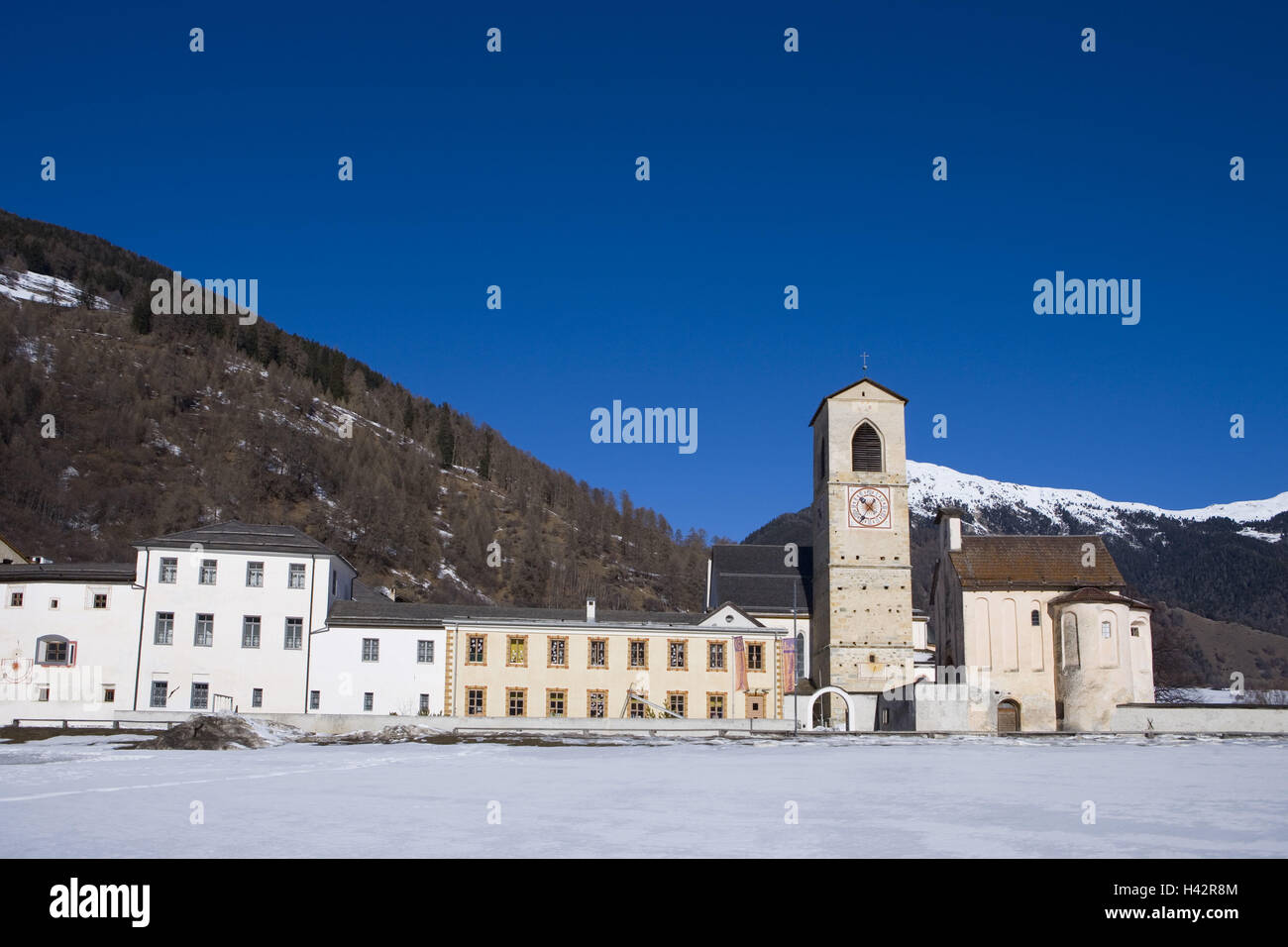 La Suisse, Grisons, 'Val Müstair', Müstair, usine de cloître, vue de face, l'hiver, Banque D'Images