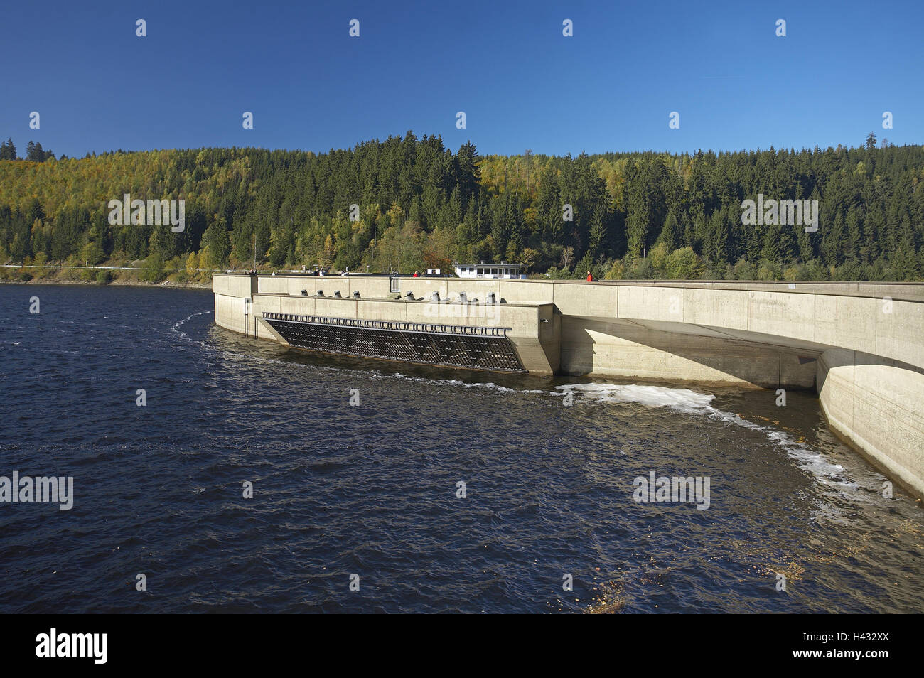 Allemagne, Basse-Saxe, la résine, Okertalsperre, automne, résine, Okertal, Okerfluss, Okerstausee, Barrage, rivière, embouteillage, réservoir de maisonnettes, lac, embouteillage mur défensif, barrage, les eaux, l'eau, artificiellement, paysages, bois, autumnally Oker, réservoir, production de puissance, la puissance de l'eau, le contrôle des inondations, hill, nature, autumnally, saison, Banque D'Images