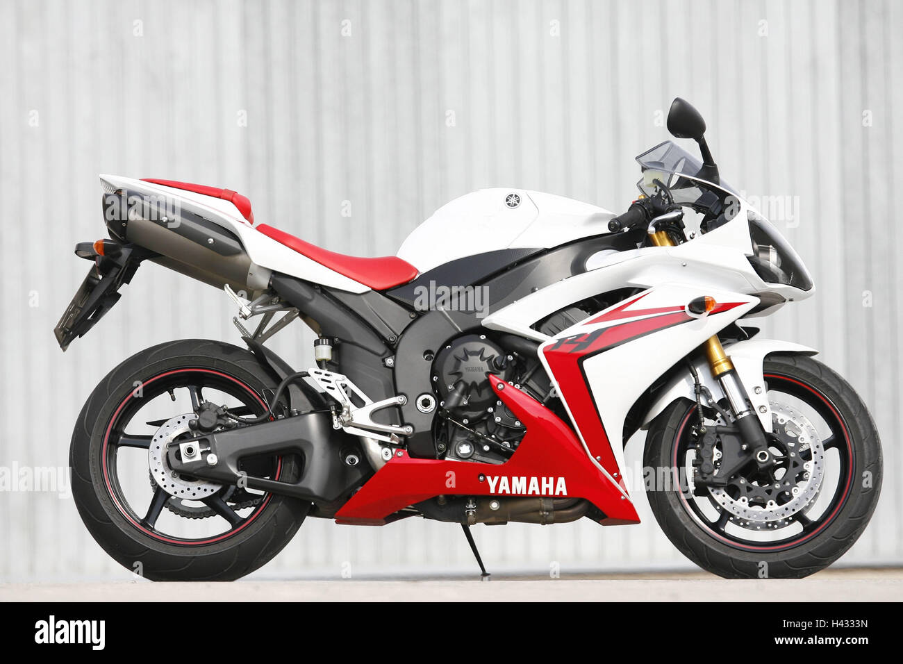 Moto, Yamaha R 1, rouge blanc, 1000e test comparatif Photo Stock - Alamy