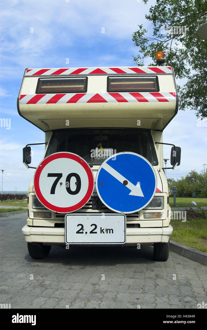 Camping-, panneaux, véhicules, construction Juodkrante, parc national health resort grand bay bar, Lituanie, Banque D'Images