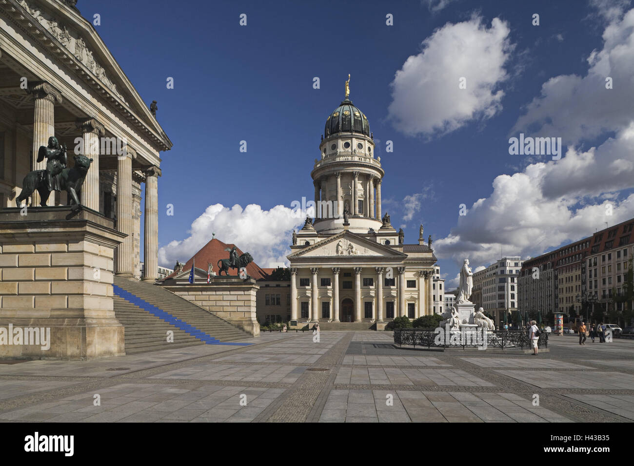 Allemagne, Berlin, le gendarme's market, cathédrale française, shimmer monument, l'Europe, la ville, capitale, dome tower, tour, Dome, structure, architecture, monument, lieu de destination, d'intérêt, du tourisme, de l'église, la construction de l'église, sacré, l'architecture, à l'extérieur, Banque D'Images
