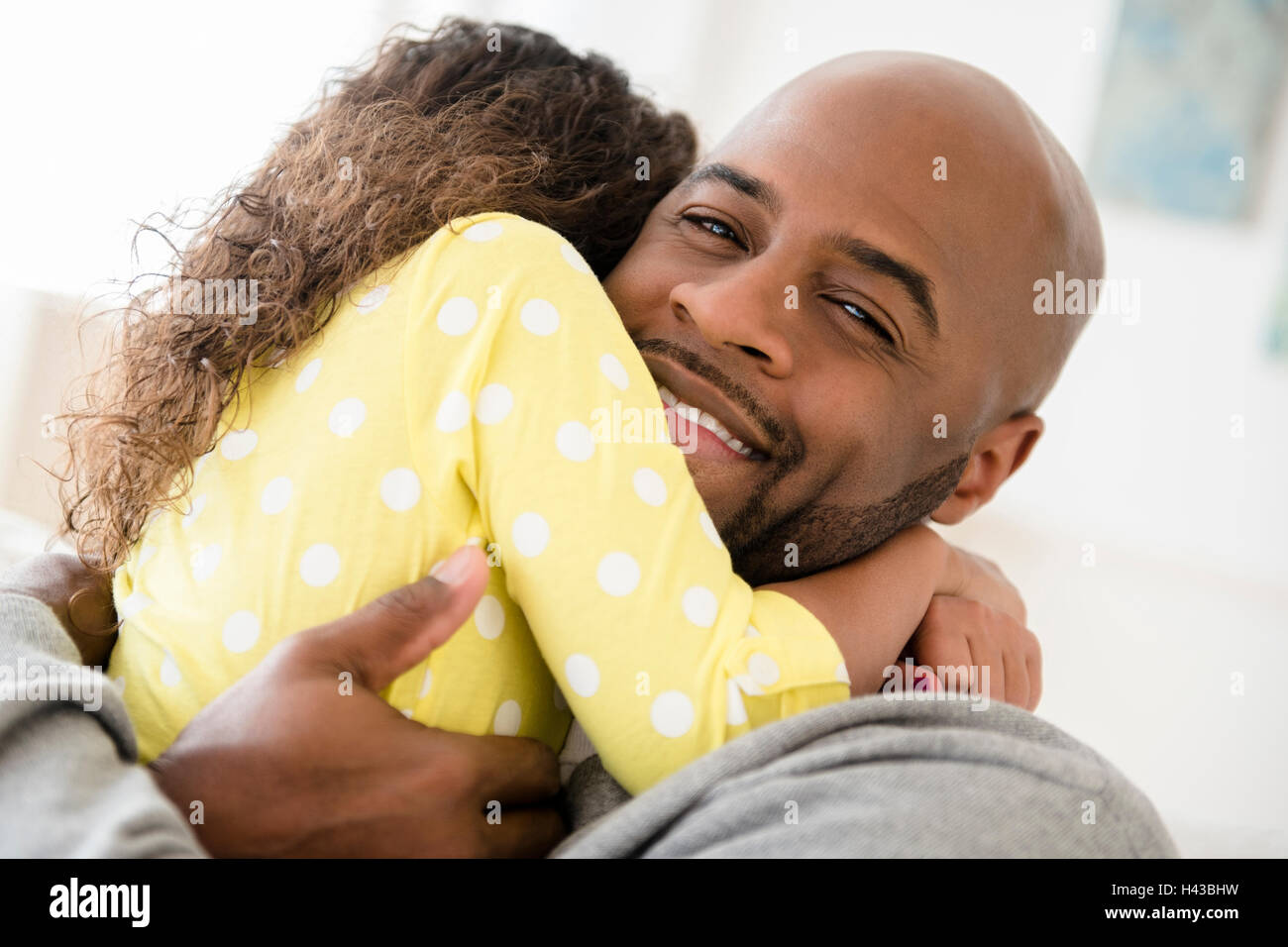 Père et fille hugging Banque D'Images