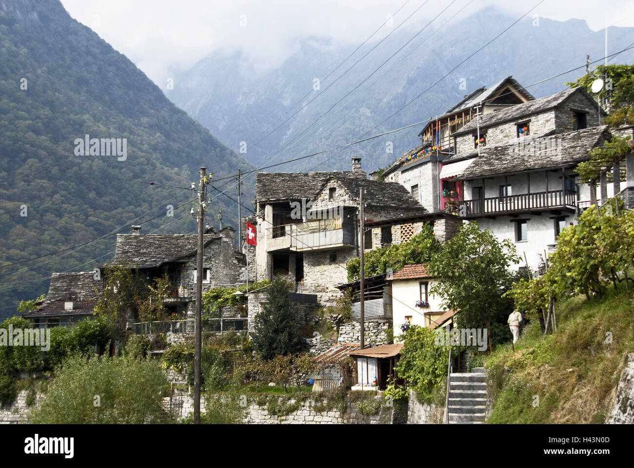 Suisse, Tessin, vallée de Verzasca, Vogorno, maison de village, montagne, Banque D'Images