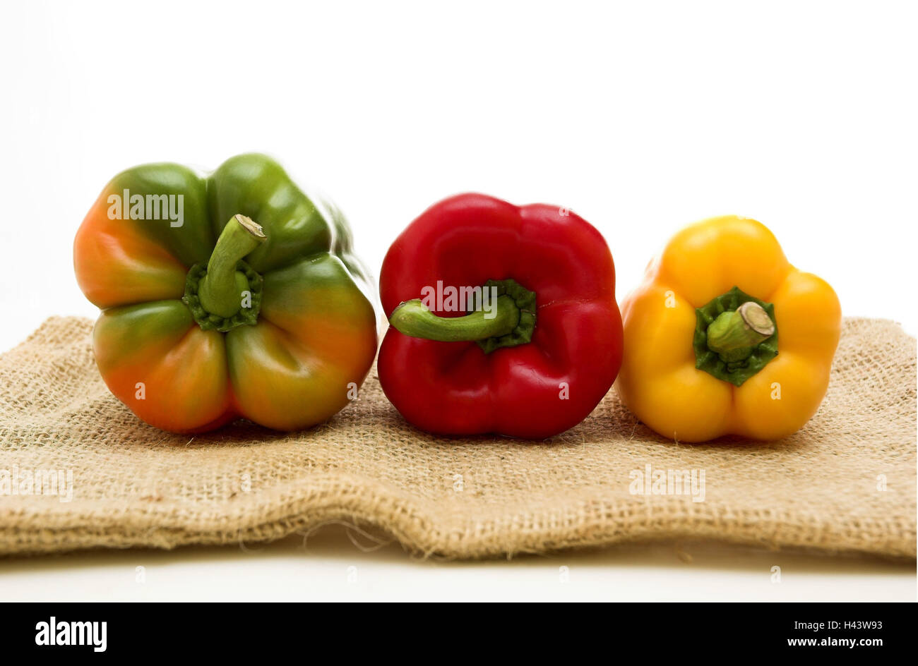 Paprika, poivron, trois, légumes, riches en vitamines, en bonne santé, sortes de paprika, de couleurs vives, autre, fraîchement, de l'alimentation, de manger, de choix, de trois, le jute, jute, studio, de vitamines, de matières, d'aliments végétariens Banque D'Images