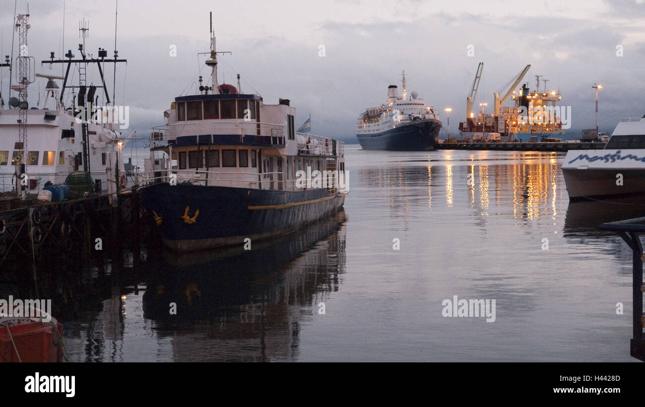 L'Argentine, Ushuaia, Fin del Mundo, port, bateaux, crépuscule, Banque D'Images