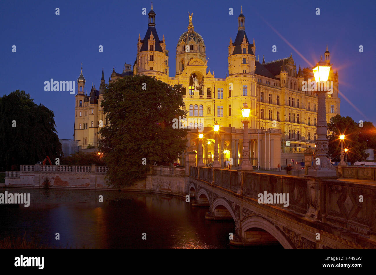 L'Allemagne, 1, Schwerin, verrouillage, pont château Schweriner, crépuscule, Banque D'Images