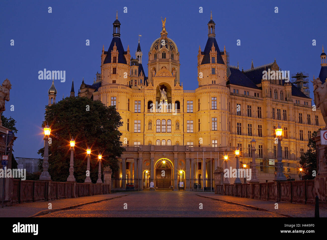 L'Allemagne, 1, Schwerin, verrouillage, pont château Schweriner, crépuscule, Banque D'Images