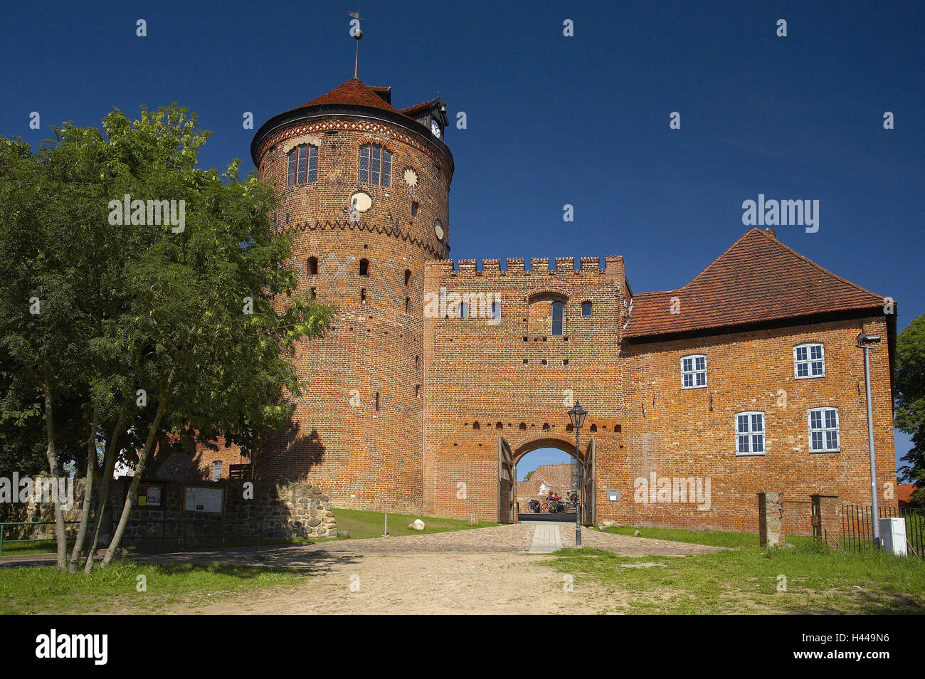 L'Allemagne, les lacs de Mecklembourg ordinaire, plein de Neustadt-Glewe, château, objectif, Banque D'Images