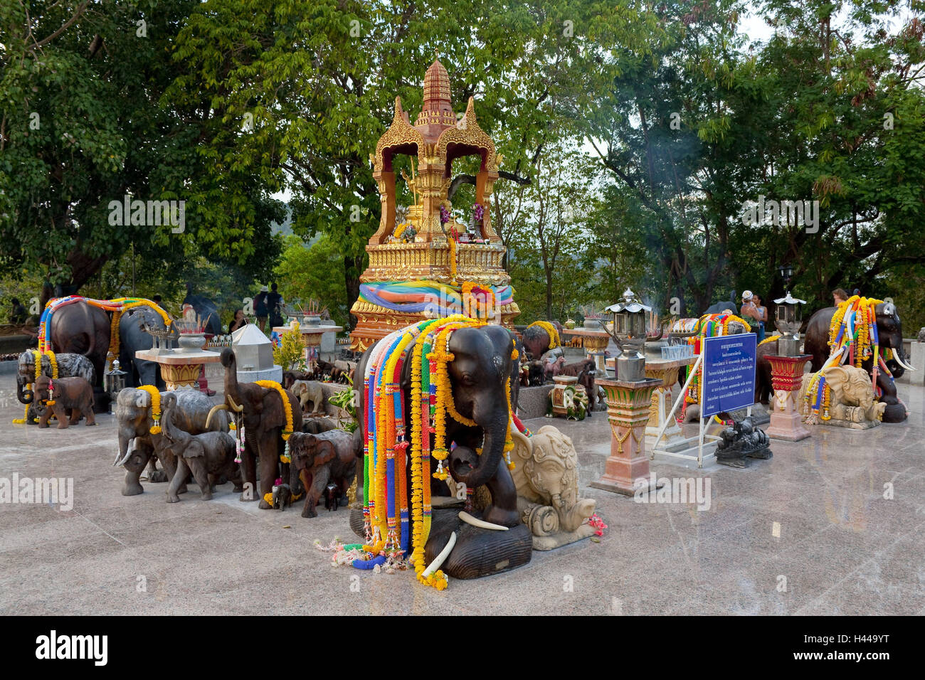 La Thaïlande, Phuket, Cape Laem Promthep, d''articles de toilette, des figurines, de l'éléphant Banque D'Images