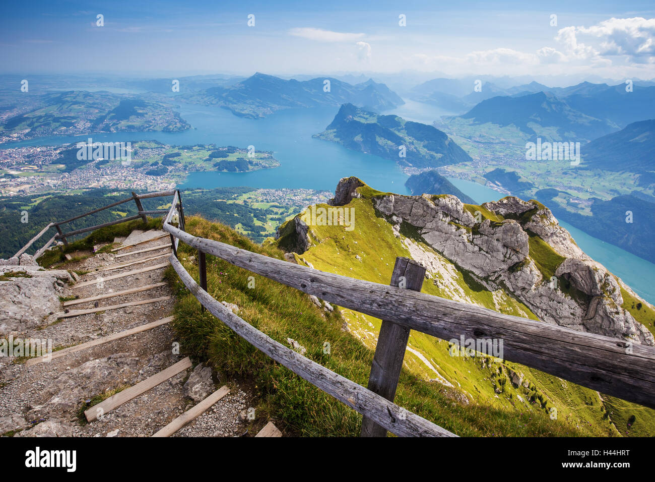 Belle vue sur le lac de Lucerne (Floralpina), Montagne Rigi et Buergerstock de Pilatus, Alpes Suisses, Central Switzerlan Banque D'Images
