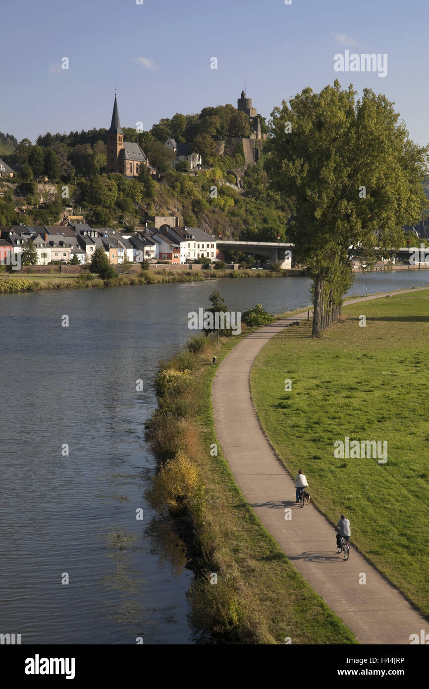 Allemagne, Rhénanie-Palatinat, Sarre château, paysage urbain, vue depuis le Laurentiusbrücke, Banque D'Images