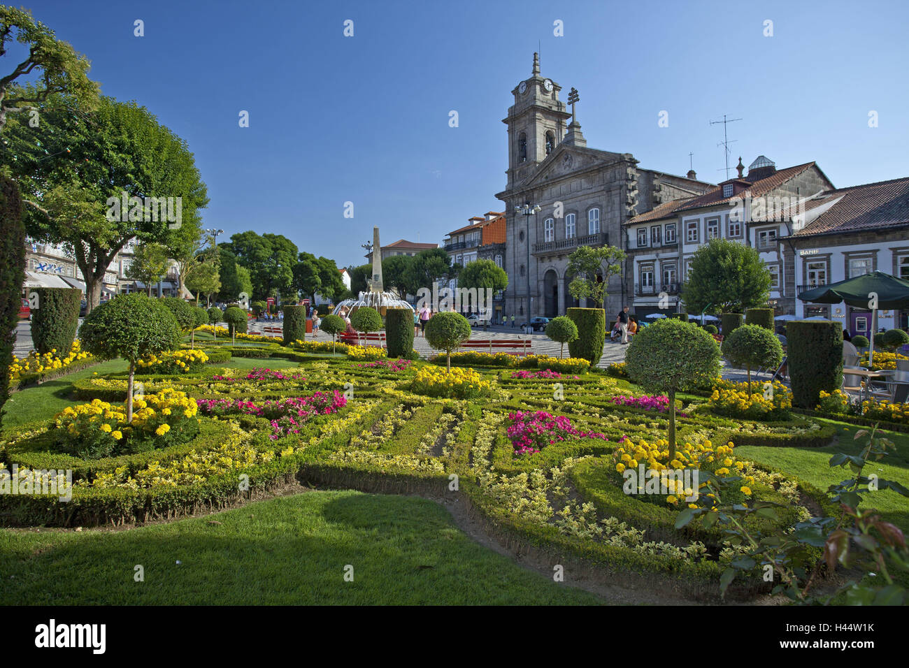 Le nord du Portugal, Guimares, vieille ville, Parc, église Nossa Senhora de Oliveira, Banque D'Images