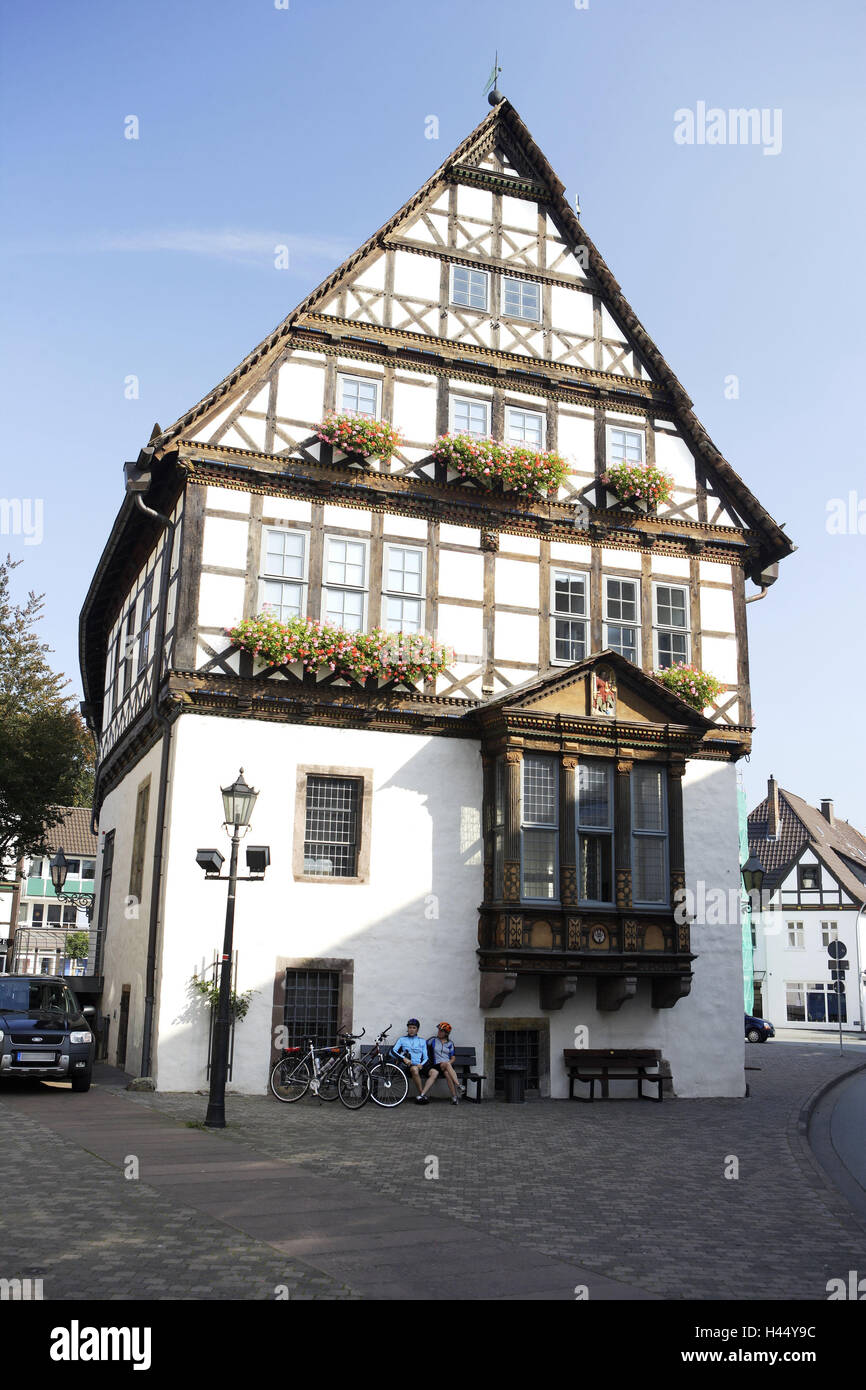 L'Allemagne, en Rhénanie du Nord-Westphalie, Hoxter, Ancien hôtel de ville, les touristes, Banque D'Images