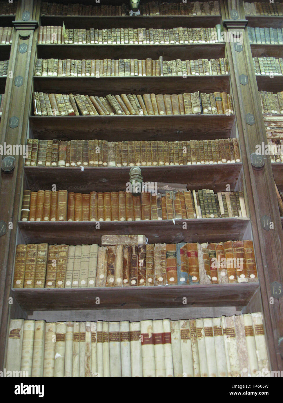 Malte, La Valette, bibliothèque nationale, Bibliothèque, détail, île, ville, capitale, la destination, le lieu d'intérêts, l'UNESCO-Patrimoine culturel, Bibliothèque, livres de collection, collection, Livres, vieux, Bibliotheca, Ordre de Malte, Chevalier, bibliothèque, archives, numéros de commande, Banque D'Images