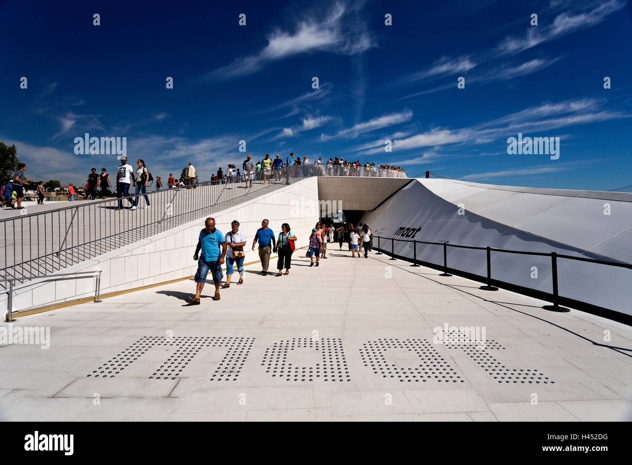 L'entrée dans le monde plus nouveau musée, la MAAT (Musée d'Art, Architecture et Technologie) à Lisbonne, Portugal Banque D'Images
