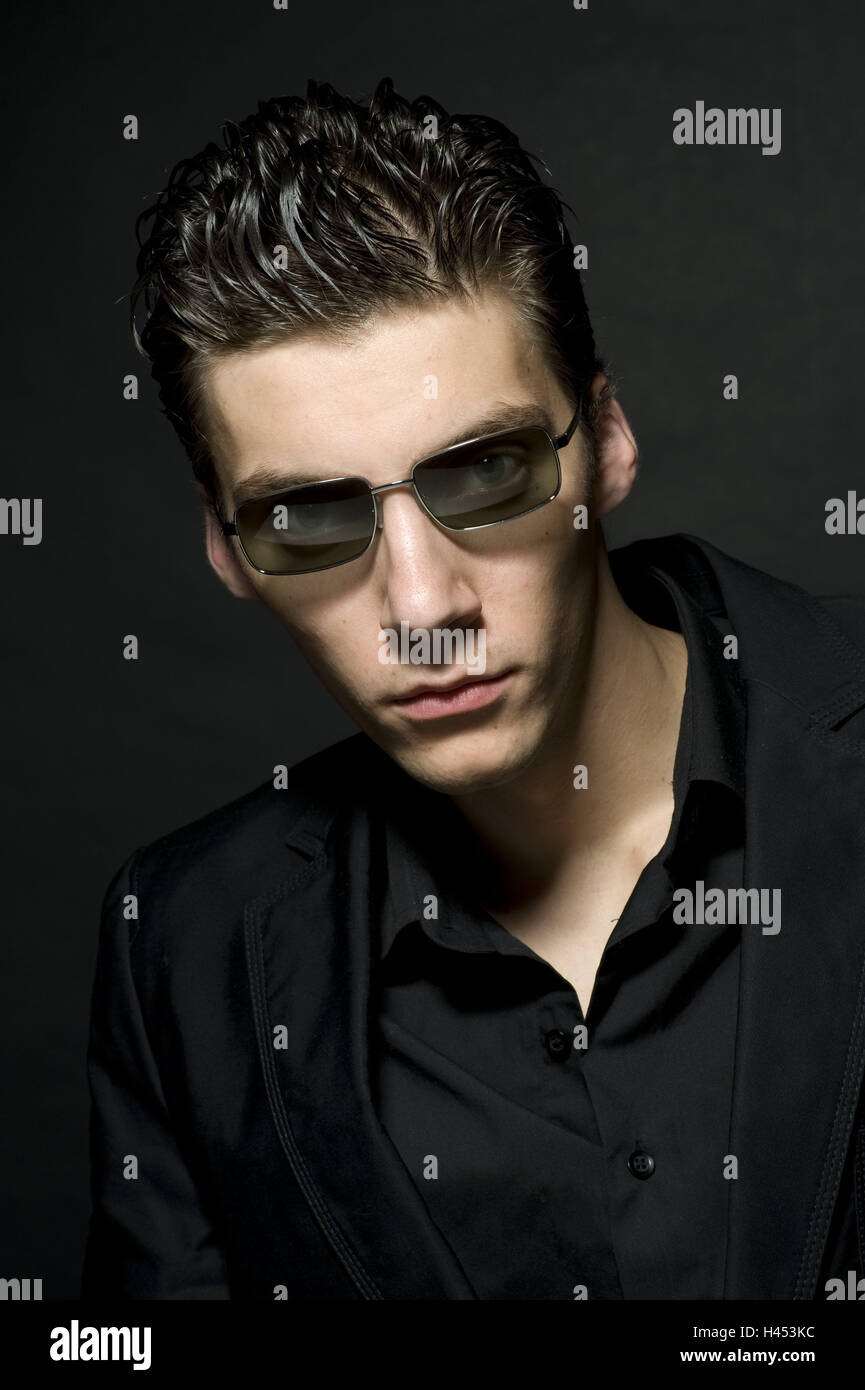 Gangster man sunglasses Banque de photographies et d'images à haute  résolution - Alamy