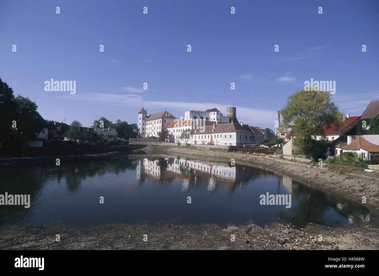 Tchèquia, Jindrichuv Hradec, verrou, lac, nouvelle maison, la ville, la destination, le lieu d'intérêts, château, architecture, château, étang, la mise en miroir, surface de l'eau, de la culture, Banque D'Images