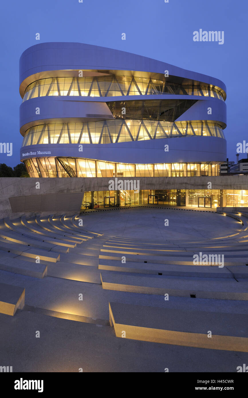 Allemagne, Bade-Wurtemberg, Stuttgart, Untertürkheim, Musée Mercedes-Benz, Banque D'Images