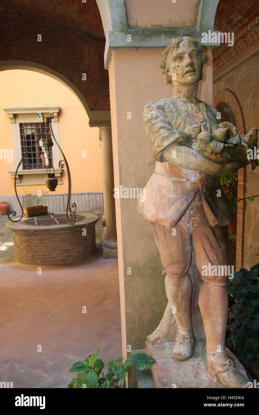 Italie, Toscane, San Miniato, Loretino oratorio, villa, détail, eh bien, la statue, la ville, la destination, le lieu d'intérêts, l'architecture, maison d'habitation, maison, arches arrondies, cour intérieure, à l'extérieur, déserte, sculpture, full-size, Banque D'Images