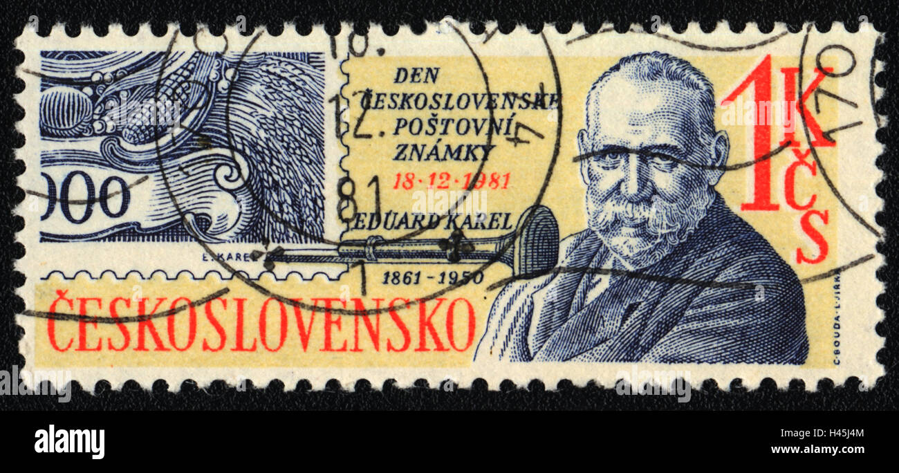 Un timbre-poste imprimé en Tchécoslovaquie, spectacles portrait d'Eduard Karel (1861-1950) Edward Charles, artiste tchèque , 1981 Banque D'Images