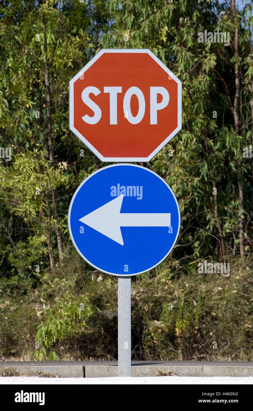 Stop, Zwingpfeil, sur la gauche, signe, la signalisation routière, deux, autour, octagonally, bleu, rouge, arrêter, trafic, trafic, street, stop, bon sens, avis, flèche, direction, rendez-vous, l'icône, Banque D'Images