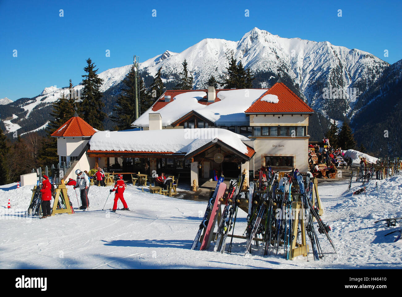 Autriche, Tyrol, de la mer, sur le terrain, Ötzihütte Gschwandtkopf, touristiques, skieur, Nordtirol, un centre touristique, lieu, tourisme, tourisme, sports d'hiver, sports d'hiver, ski de piste, neige, restaurant, auberge de montagne, l'architecture, de la personne, les loisirs, le sport, à l'extérieur, pause, repos, arrêter, Banque D'Images