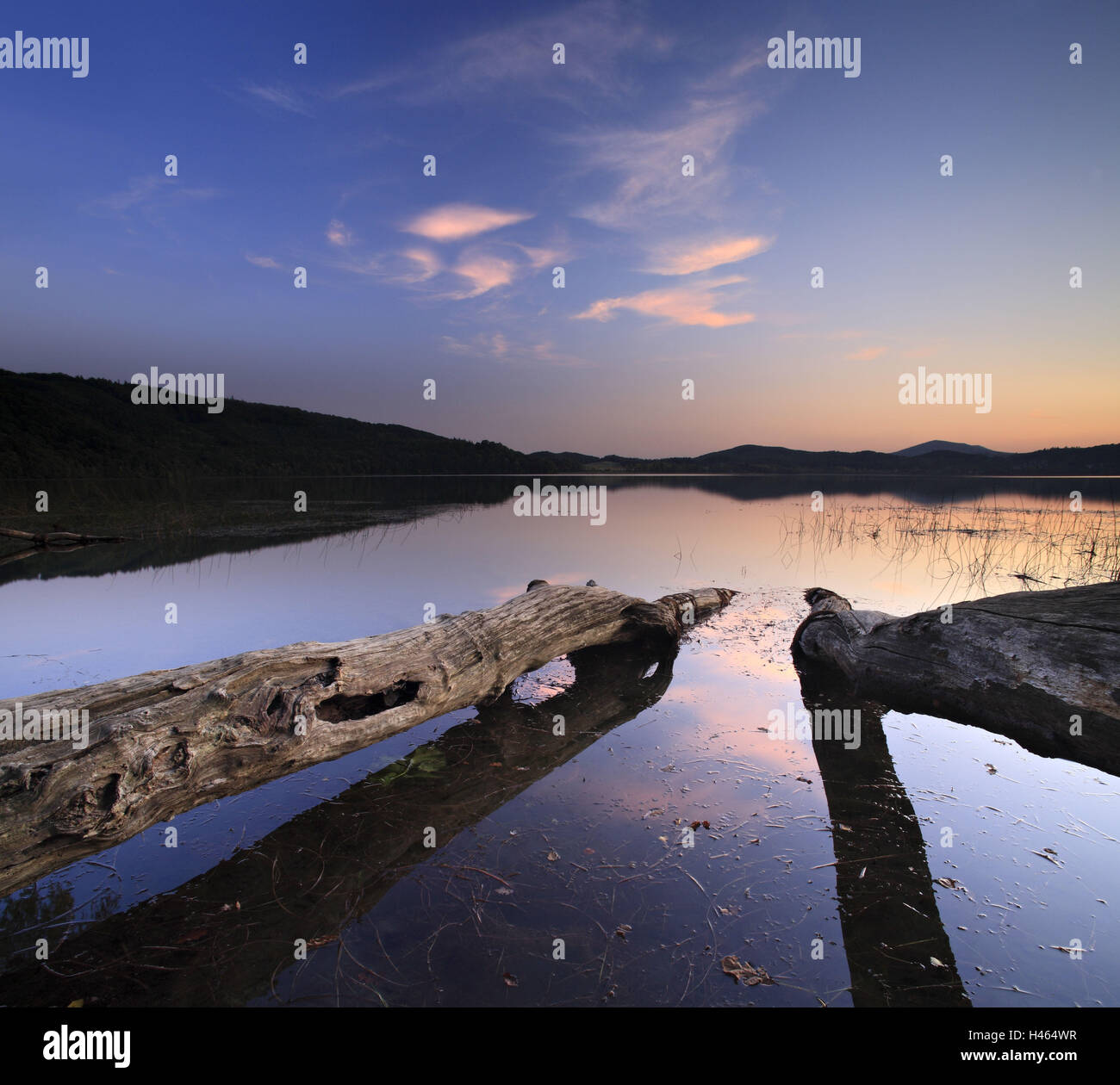 Allemagne, Rhénanie-Palatinat, Laacher See, coucher du soleil, Banque D'Images