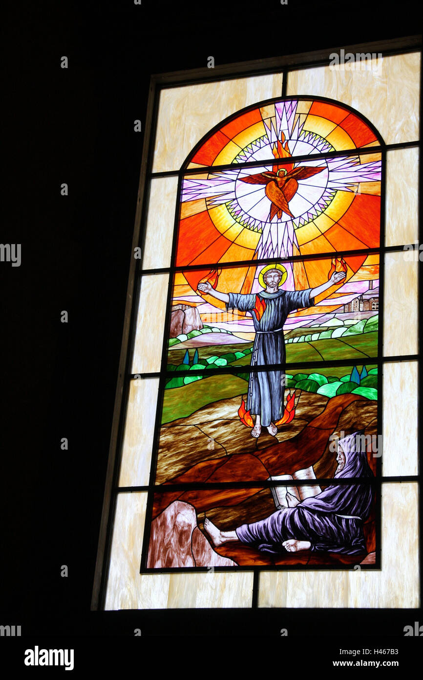 Italie, Toscane, San Miniato, l'église San Francesco, fenêtre en verre de couleur, détail, ville, la destination, le lieu d'intérêts, de l'église, construction, sacrée la foi, la religion, le christianisme, à l'intérieur, verre, fenêtre, de couleurs vives, photo, photo du saint, Banque D'Images