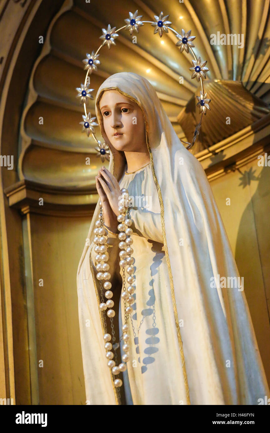 Statue de la Vierge Marie dans le Convento de San Esteban, un monastère dominicain à Salamanque, Espagne. Banque D'Images
