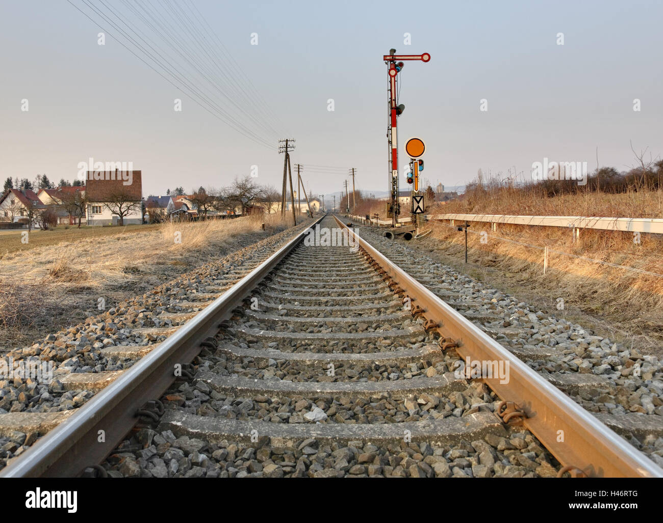 Voie de chemin de fer, signaux, voie, sky, les transports ferroviaires, les sémaphores, signal principal, presignal, Wallenrod, conseils, Hesse, Allemagne, Banque D'Images