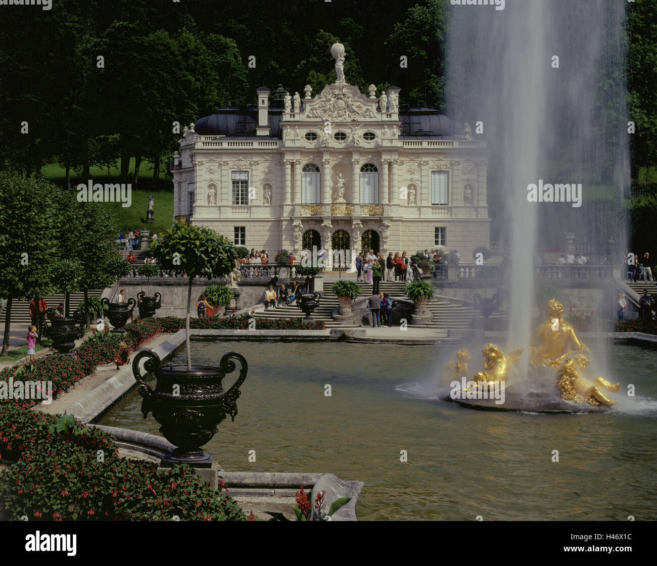 Germany, Bavaria, verrouiller, petite cour, parc, bien, jet d'eau, touristiques, de Haute-bavière, bâtiment, structure, façade, l'architecture, rococo, verrou, le château royal, le parc du château, parc, bassin, cymbale, de l'eau jouer l'eau, chiffres, figure, flore, dore, Golden, eau, jet, la personne, l'endroit d'intérêt, tourisme, Banque D'Images